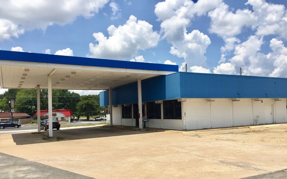 McCann Retail Building: 1026 McCann Road, Longview, TX 75601